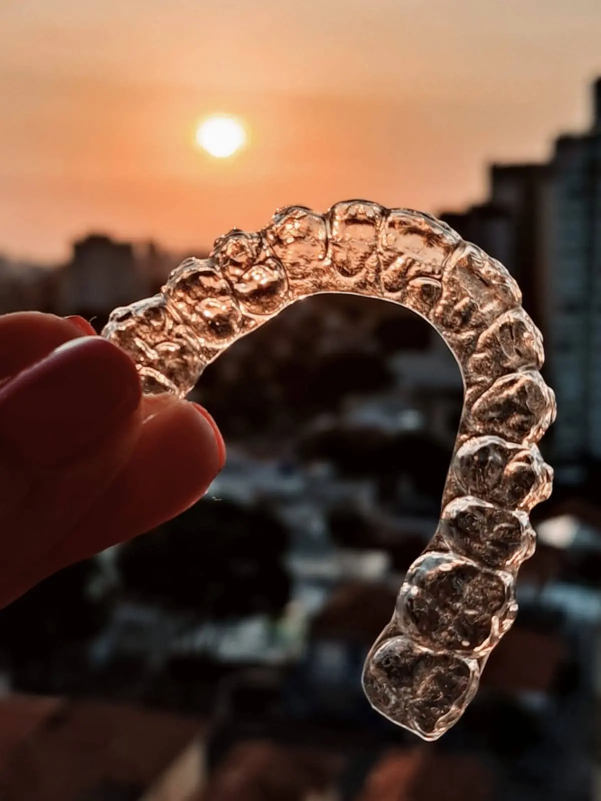 Alinhador invisível e transparente sob medida contra a luz solar
